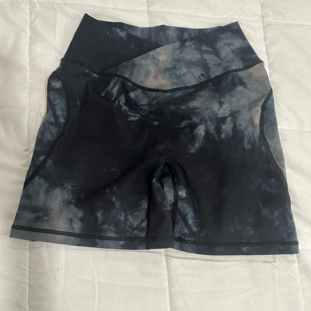 Alphalete Surface Power Shorts